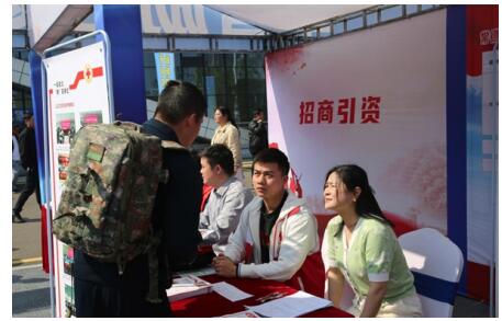 湖南省退役军人暨军人军属(环洞庭湖片区)专场招聘系列活动在常德举行