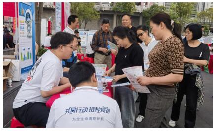 鼎城区疾控中心开展“4·25”全国儿童预防接种日宣传系列活动
